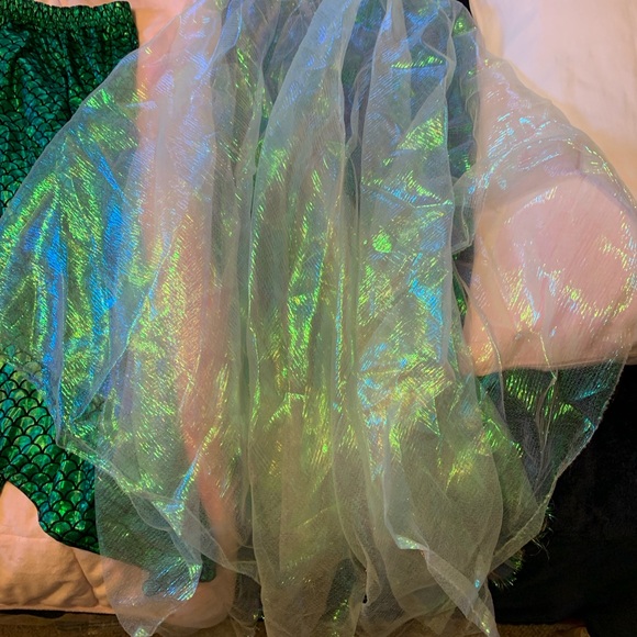 Ariel/Mermaid Costume with Wig, Girls Size (S?) as Shown on Measurements - Picture 2 of 13